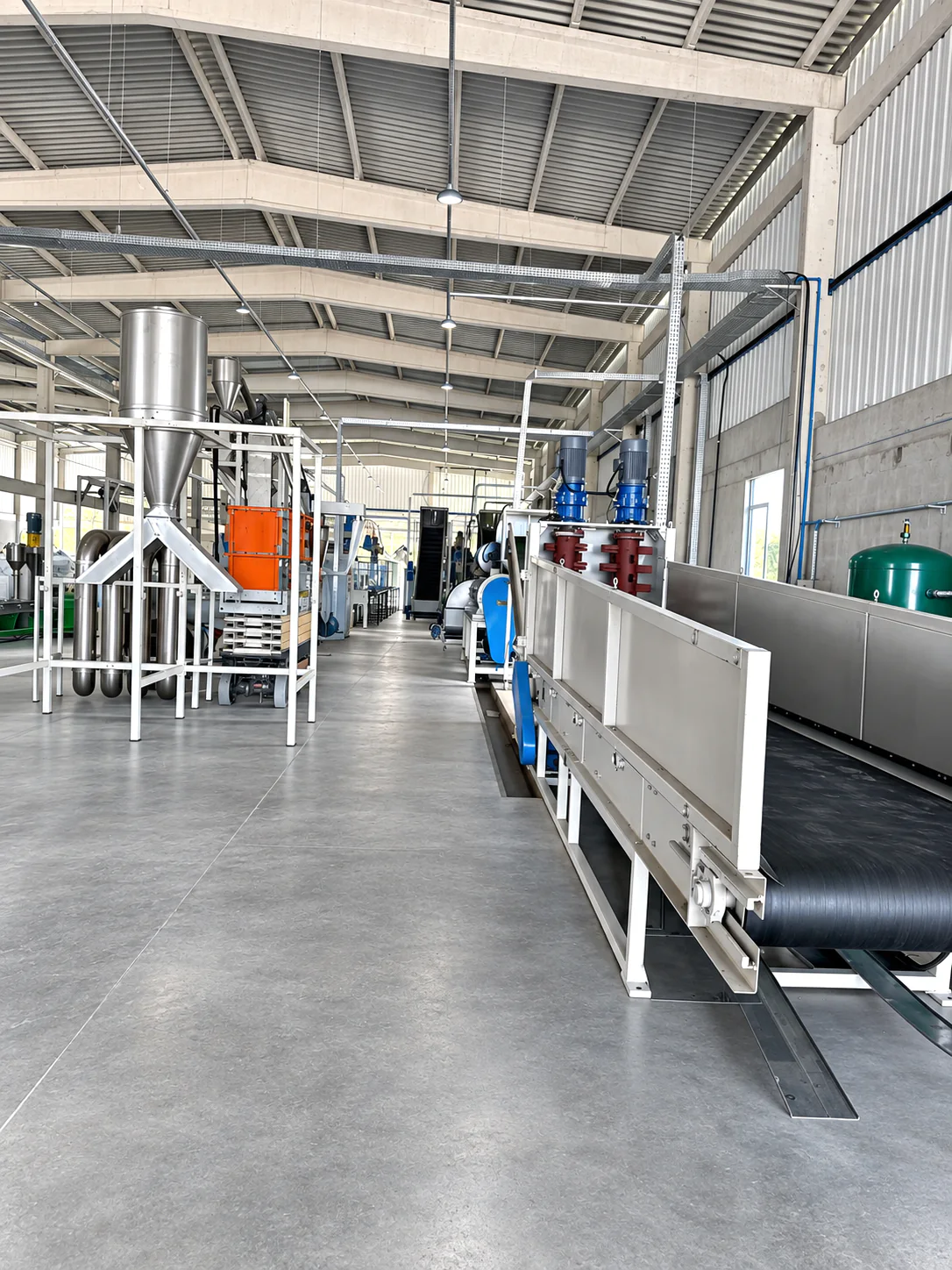 Processing equipment arranged along an aisle inside the Kailong Machinery workshop